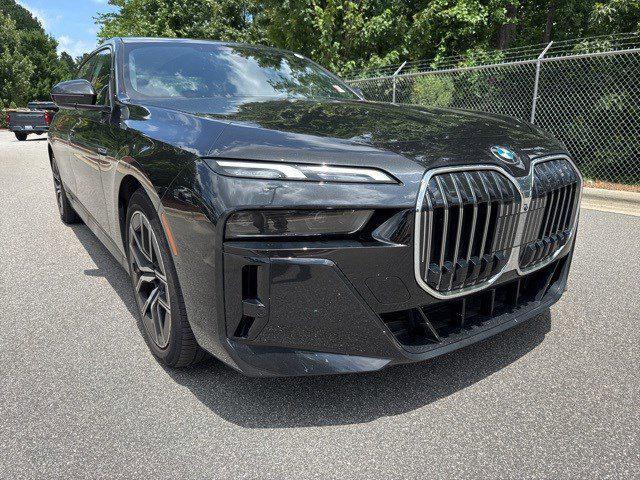 2025 BMW 740
