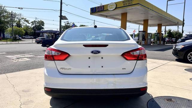 Photo of 2014 Oxford White Ford Focus