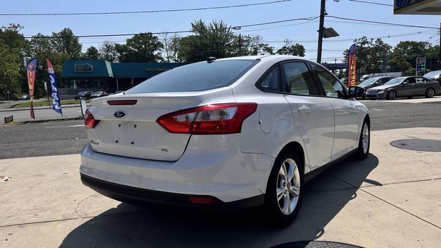 Photo of 2014 Oxford White Ford Focus