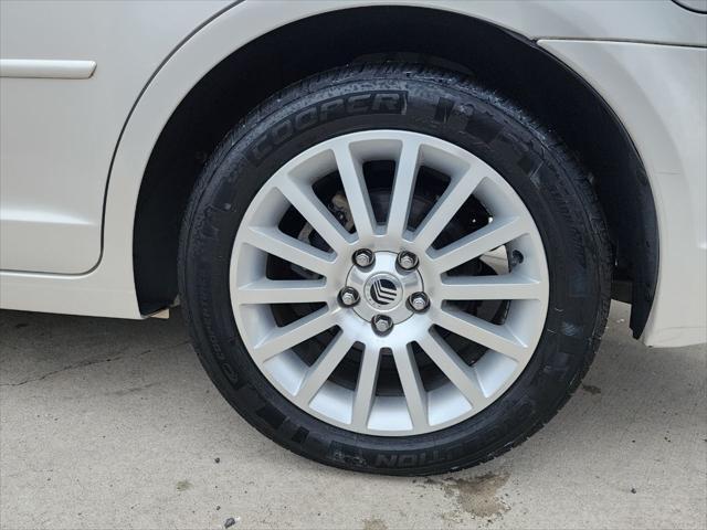 Photo of 2009 White Mercury Milan