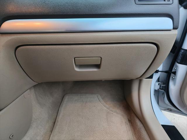 Photo of 2009 White Mercury Milan