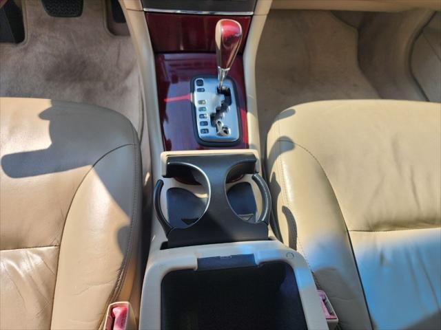 Photo of 2002 White Lexus ES 300
