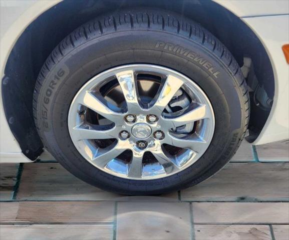 Photo of 2002 White Lexus ES 300