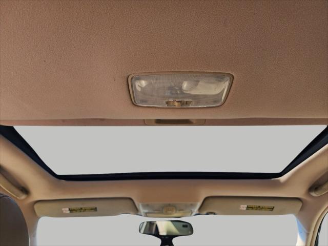 Photo of 2002 White Lexus ES 300
