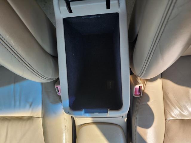 Photo of 2002 White Lexus ES 300
