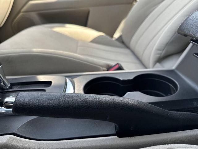 Photo of 2008 White Suede Mercury Milan