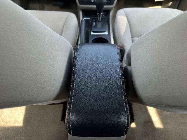 Photo of 2008 White Suede Mercury Milan
