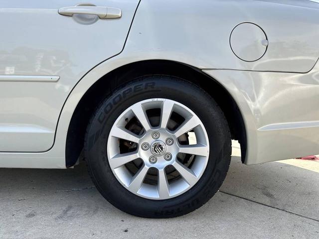 Photo of 2008 White Suede Mercury Milan