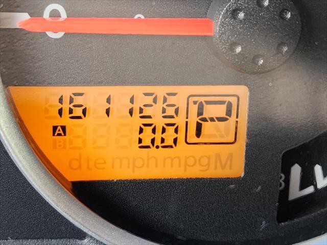 Photo of 2005 Gray Nissan Pathfinder