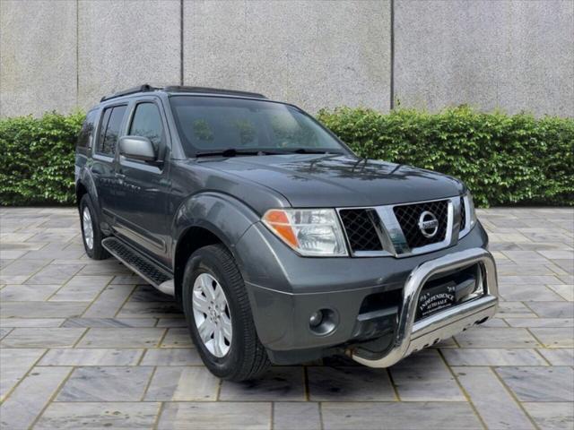 Photo of 2006 Gray Nissan Pathfinder