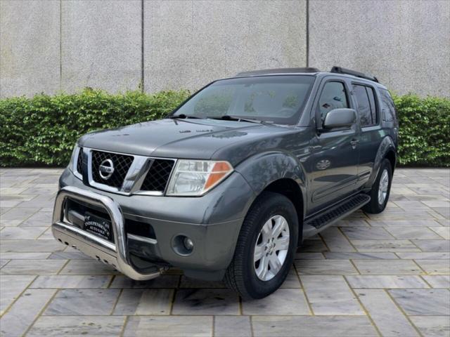 Photo of 2006 Gray Nissan Pathfinder