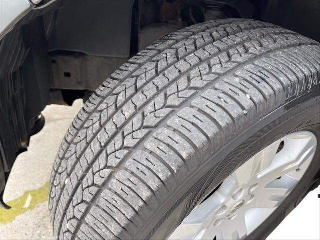 Photo of 2006 Gray Nissan Pathfinder