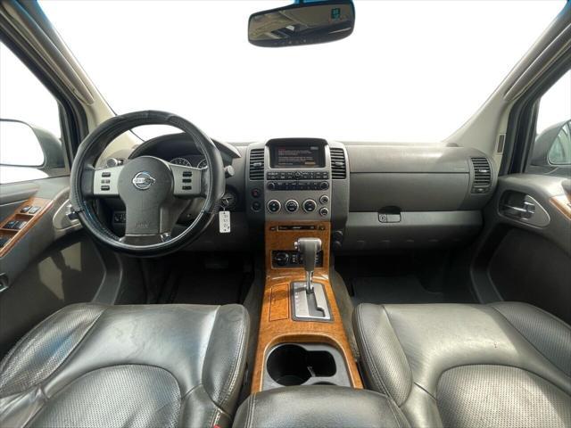 Photo of 2006 Gray Nissan Pathfinder