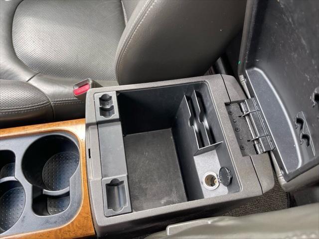 Photo of 2006 Gray Nissan Pathfinder