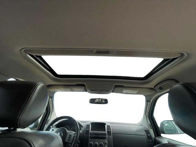 Photo of 2006 Gray Nissan Pathfinder