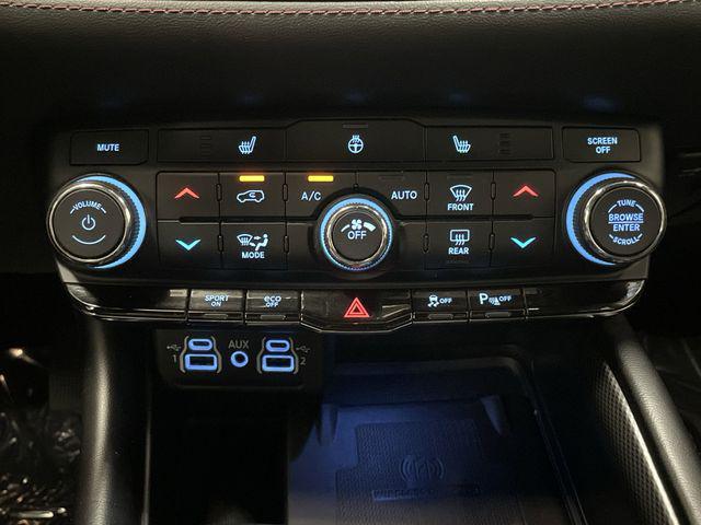 Photo of 2021 DB Black Crystal Clearcoat Dodge Durango