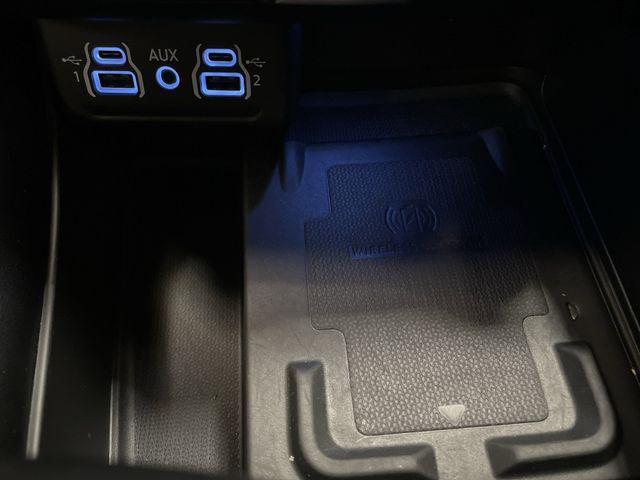 Photo of 2021 DB Black Crystal Clearcoat Dodge Durango