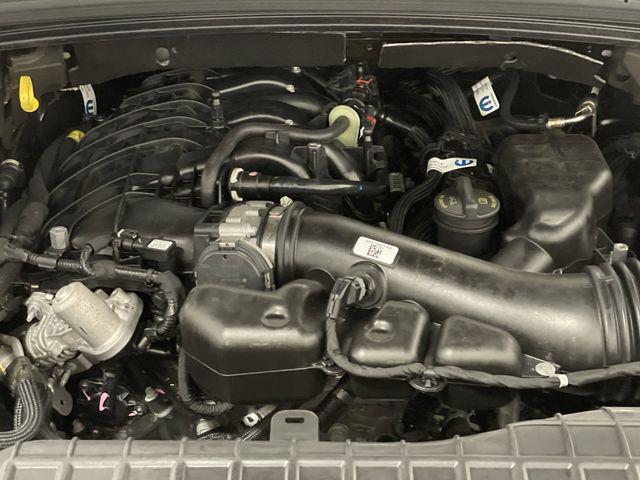 Photo of 2023 Diamond Black Crystal Pearlcoat Jeep Grand Cherokee L