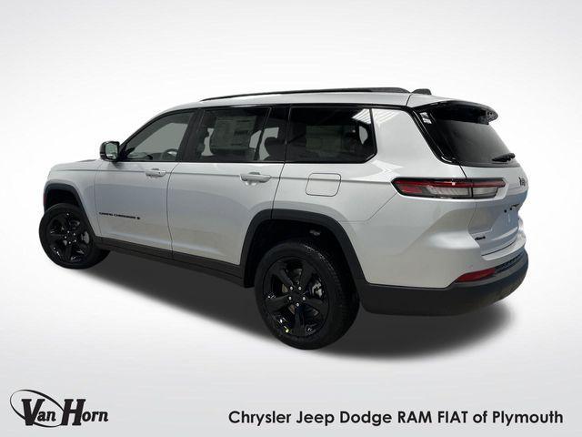 Photo of 2025 Silver Zynith Jeep Grand Cherokee L