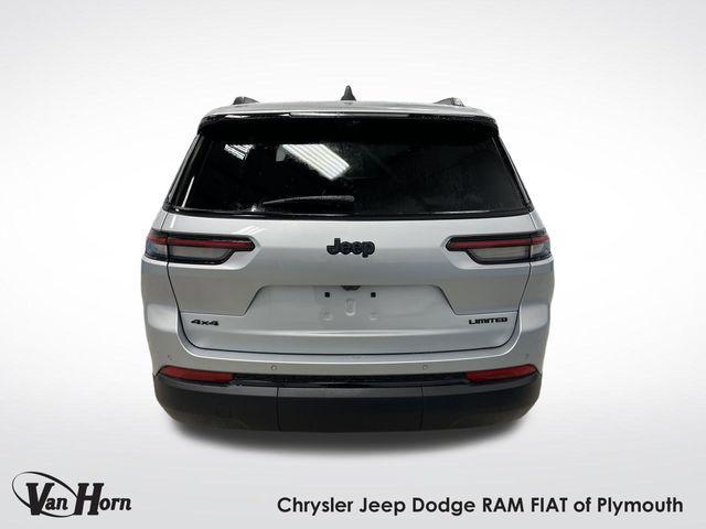 Photo of 2025 Silver Zynith Jeep Grand Cherokee L