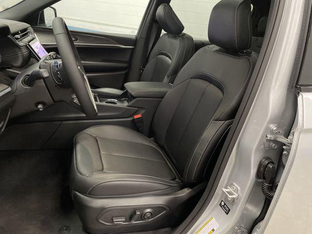 Photo of 2025 Silver Zynith Jeep Grand Cherokee L
