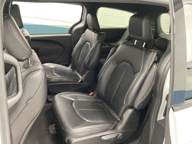Photo of 2022 Bright White Clearcoat Chrysler Pacifica Hybrid