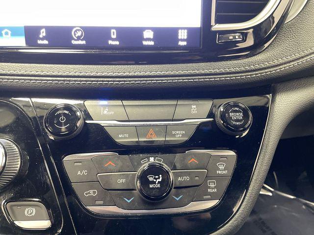 Photo of 2022 Bright White Clearcoat Chrysler Pacifica Hybrid