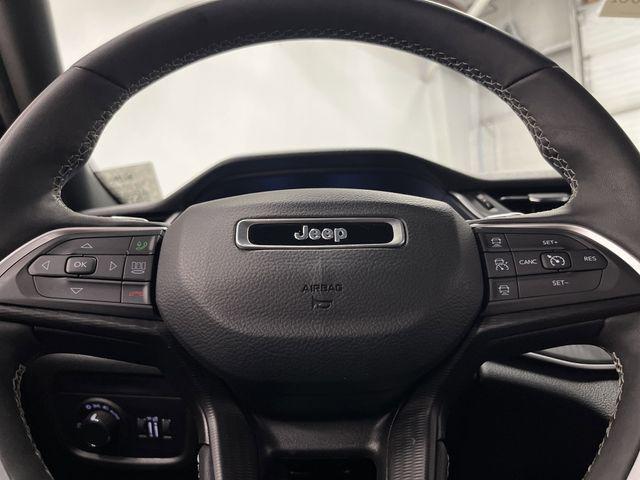 Photo of 2024 Bright White Clearcoat Jeep Grand Cherokee