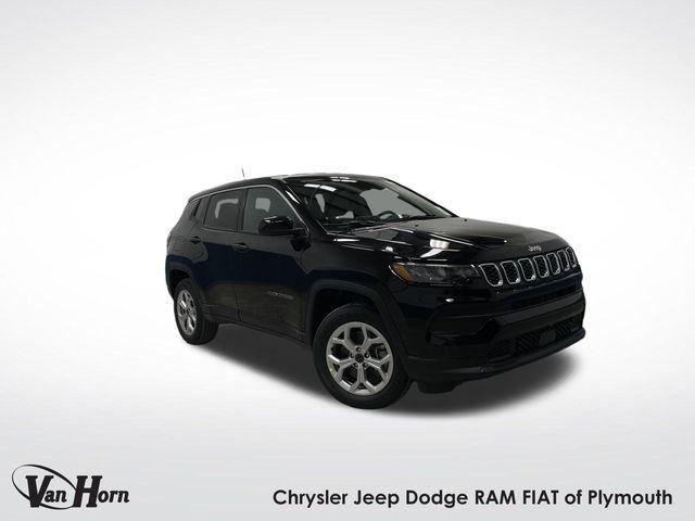 Photo of 2025 Diamond Black Crystal Pearlcoat Jeep Compass