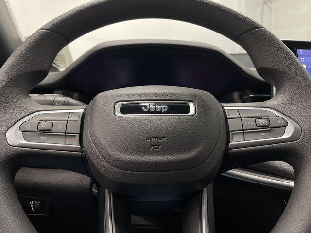 Photo of 2025 Diamond Black Crystal Pearlcoat Jeep Compass