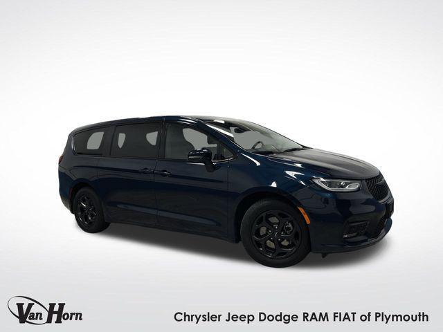 Photo of 2022 Fathom Blue Pearlcoat Chrysler Pacifica Hybrid