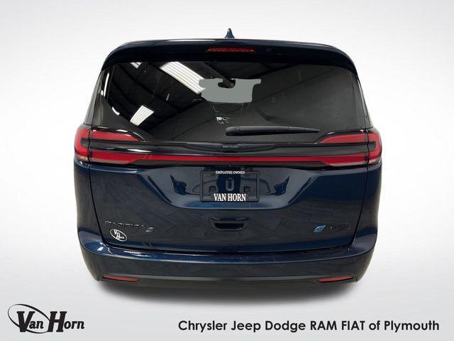 Photo of 2022 Fathom Blue Pearlcoat Chrysler Pacifica Hybrid