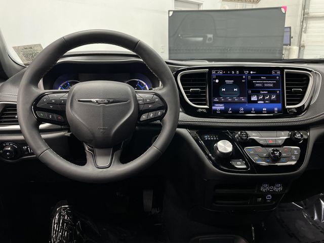 Photo of 2022 Fathom Blue Pearlcoat Chrysler Pacifica Hybrid