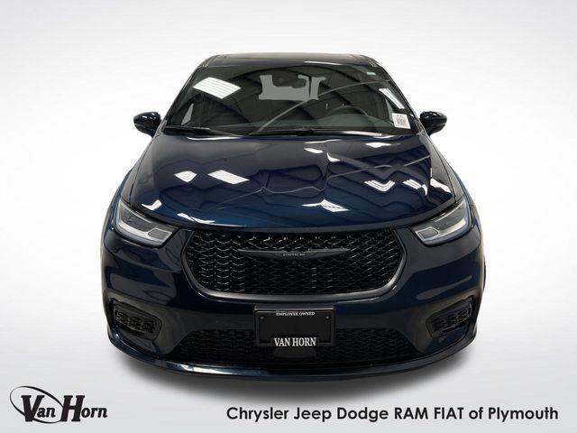 Photo of 2022 Fathom Blue Pearlcoat Chrysler Pacifica Hybrid