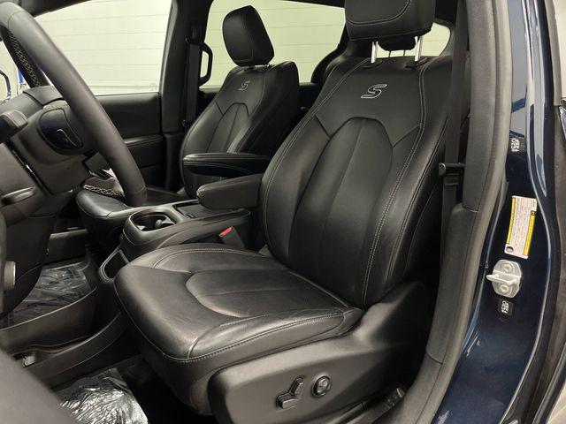 Photo of 2022 Fathom Blue Pearlcoat Chrysler Pacifica Hybrid