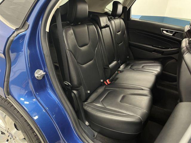 Photo of 2020 Blue Metallic Ford Edge