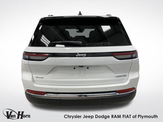 Photo of 2025 Bright White Clearcoat Jeep Grand Cherokee