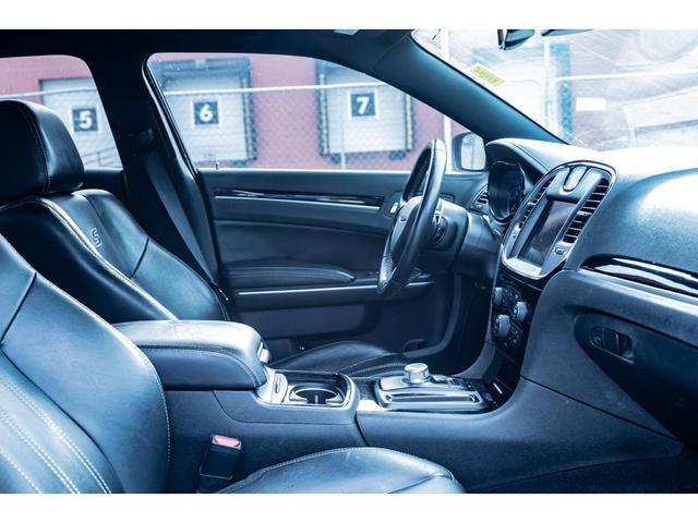 Photo of 2019 Velvet Red Pearlcoat Chrysler 300