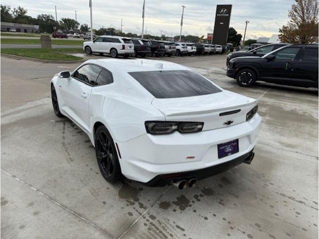 Photo of 2023 Summit White Chevrolet Camaro