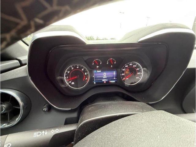 Photo of 2023 Summit White Chevrolet Camaro