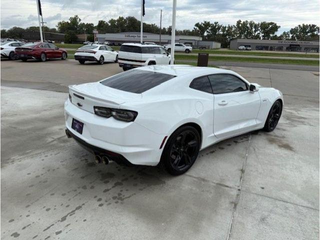 Photo of 2023 Summit White Chevrolet Camaro