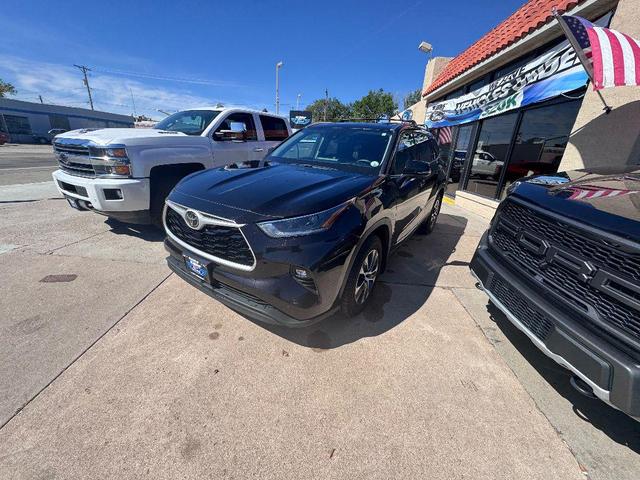 Photo of 2021 Opulent Amber Toyota Highlander