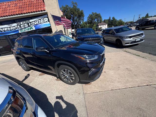 Photo of 2021 Opulent Amber Toyota Highlander