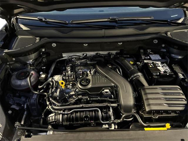 Photo of 2024 Gray Volkswagen Taos