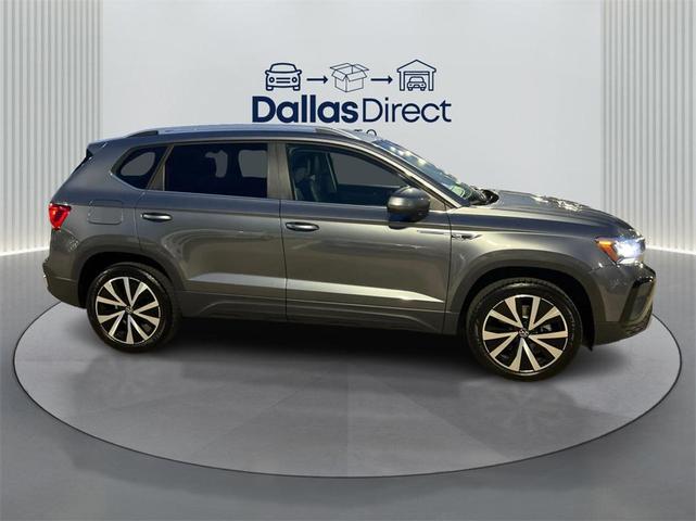 Photo of 2024 Gray Volkswagen Taos