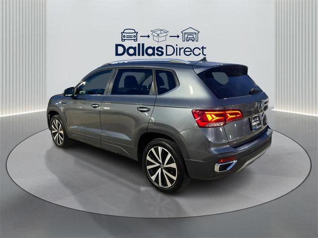 Photo of 2024 Gray Volkswagen Taos