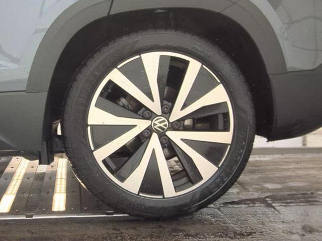 Photo of 2024 Gray Volkswagen Taos