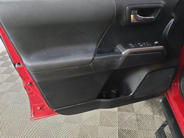 Photo of 2018 Barcelona Red Metallic Toyota Tacoma