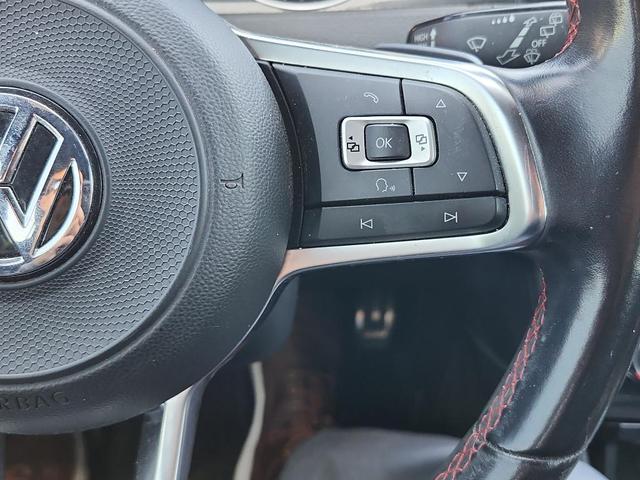 Photo of 2017 Reflex Silver Metallic Volkswagen Golf GTI