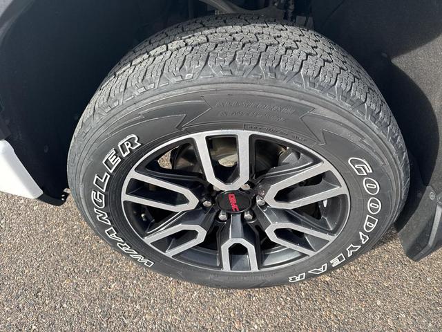 Photo of 2021 Summit White GMC Sierra 1500